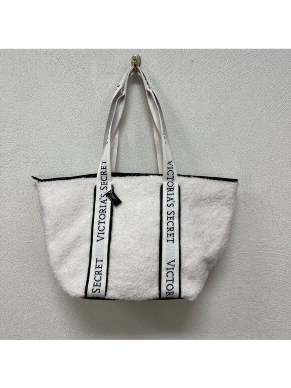 NWT Victoria's Secret Fleece Tote Bag White & Black